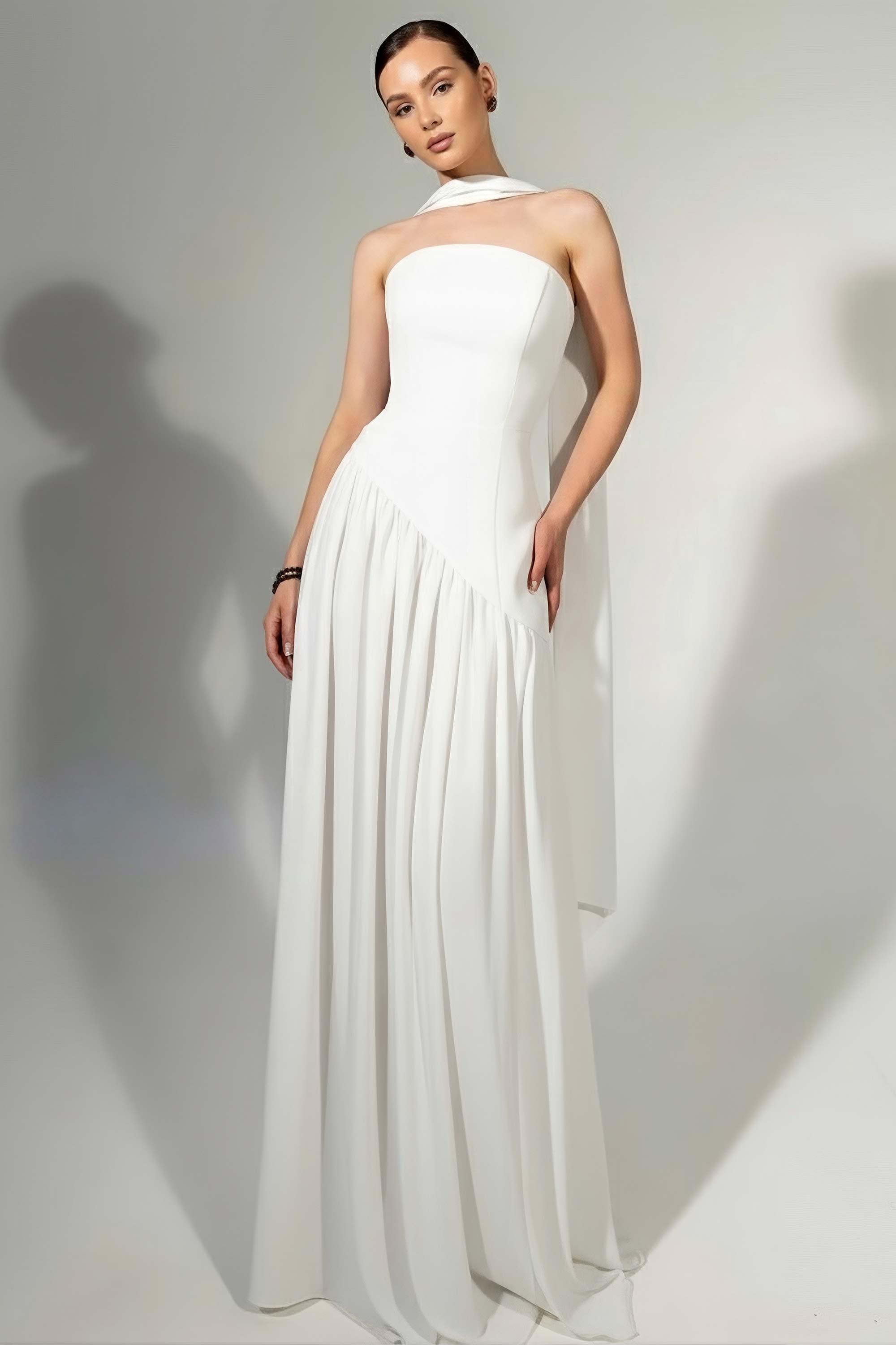 Straplez Şal Yaka Detaylı Asimetrik Belli Uzun Gece Elbisesi